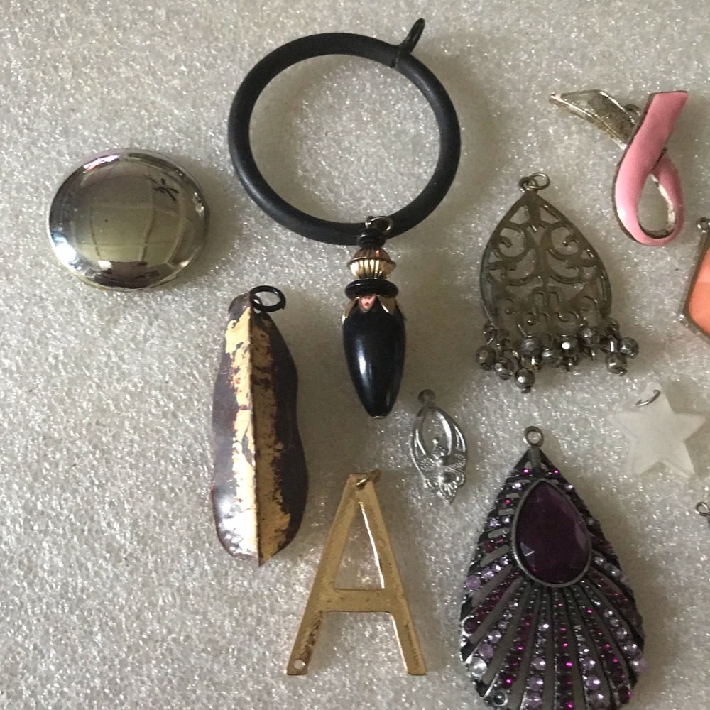 Mixed Women’s Jewelry Pendant Collection - Pink, Black, Purple, Gold, Orange - Picture 3 of 4